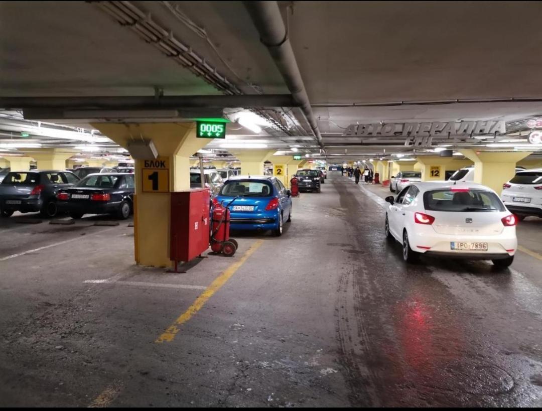 Calla 4 Apartment - Main Square, In The City Shopping Center - Parking Slot With Securiti And Video Camera Skopje Esterno foto